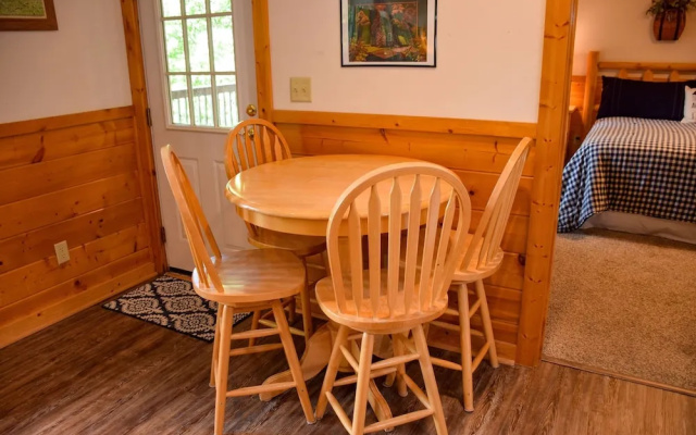 GRANDMOTHER'S - 4 Br Cabin
