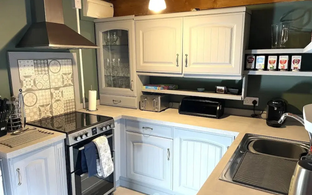 2-bed 18th Century Barn - Sleeps 6 - Pet Friendly