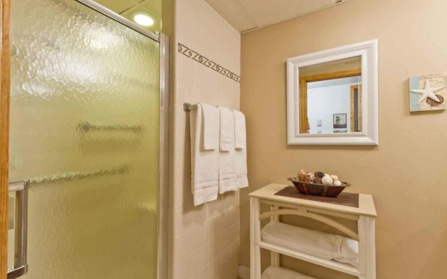 Aquarius Condominium 401