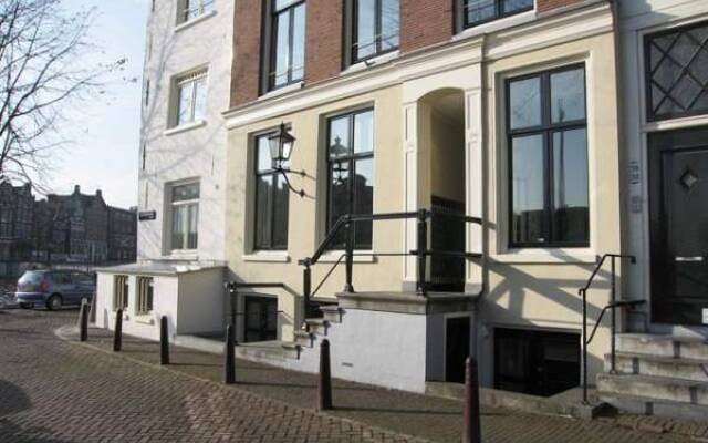 Отель Amsterdam Canal Guest Apartment Нидерланды, Амстердам - отзывы, цены и фото номеров - забронировать отель Amsterdam Canal Guest Apartment онлайн вид на фасад