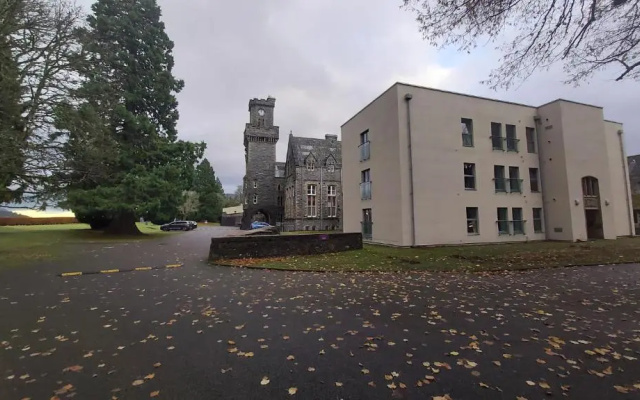 Torr Apartments - Highland Club