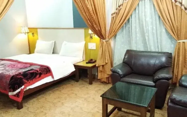Hotel GGT Grand
