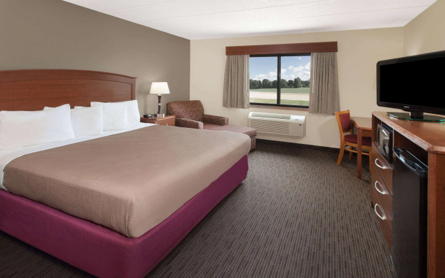 AmericInn by Wyndham Grundy Center