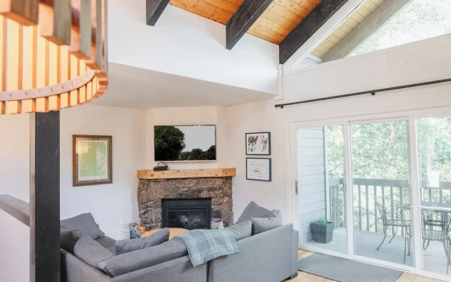 'chillside Chalet' Modern West Vail Townhouse!