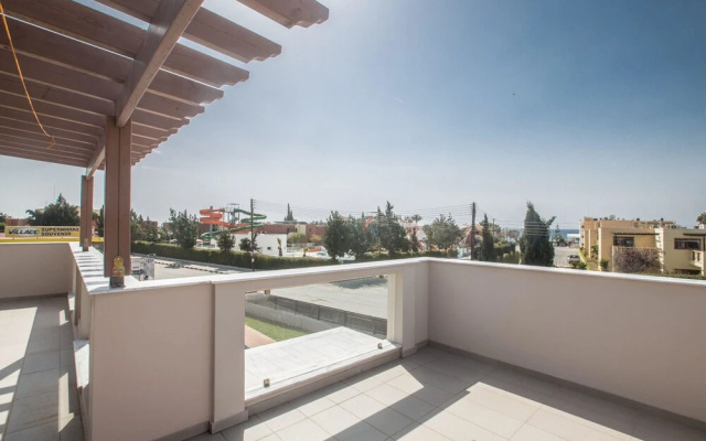 Celebrity Villa Scotty T I3
