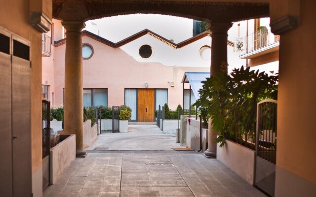 Отель BB Hotels Aparthotel Navigli