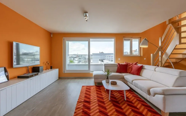 Huswell - Apartment With Sunny Terrace and Parking