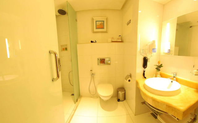Отель Sunday Hotel Kingdom Towers Formerly Warwick Al Dabab