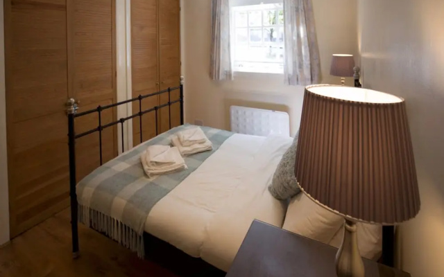 2 Bedroom Meadows Flat