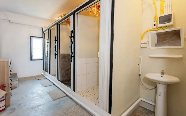Nomad Plus Life Hostel Pattaya