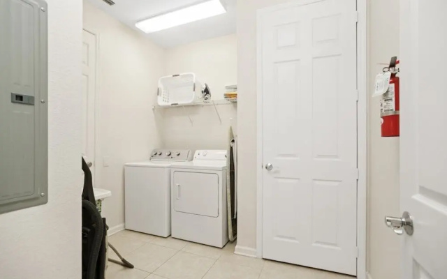 Vista Cay Dream 3 Bedroom Home by RedAwning