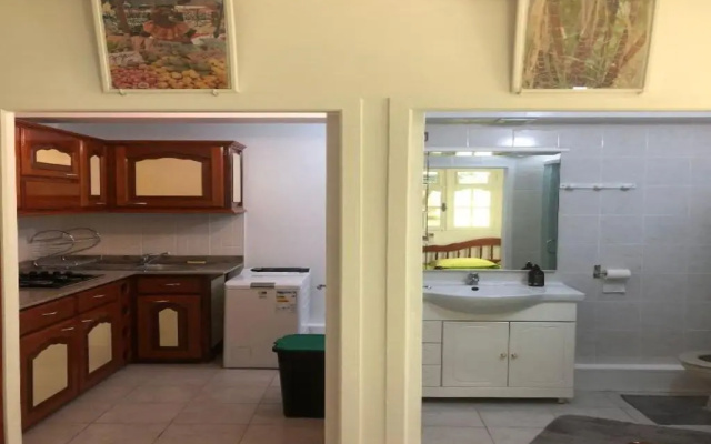 Location D'un Studio (Adults Only)