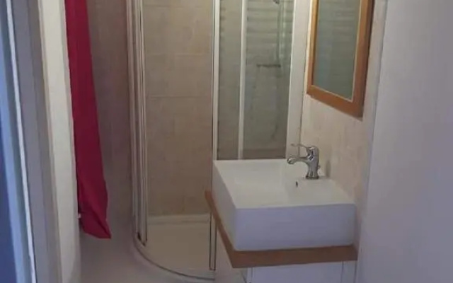 Studio cabine avec place de parking privée