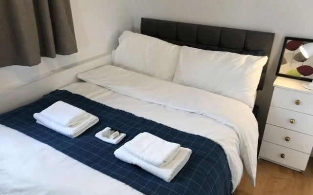 Piccadilly Circus - London Regent Apartments