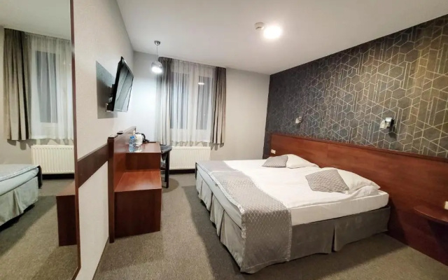 Hotel Fero Express POKOJE KLIMATYZOWANE AC