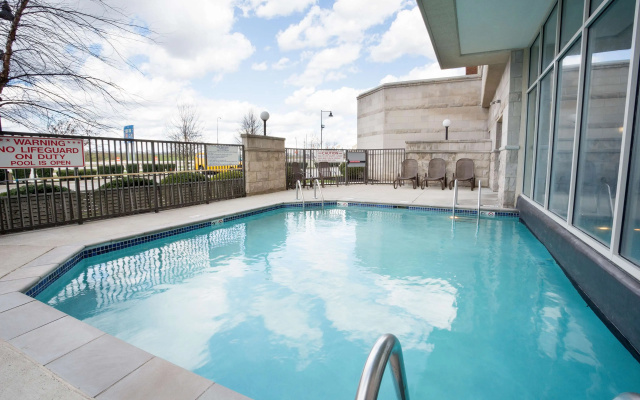 Drury Inn & Suites Columbus Grove City