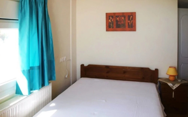Apartment With in Kiato With Wonderful sea View and Enclos