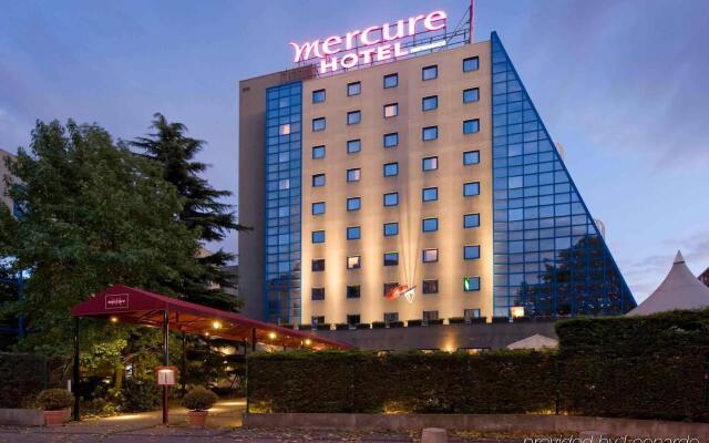 Отель Mercure Paris Porte de Pantin Франция, Пантин - отзывы, цены и фото номеров - забронировать отель Mercure Paris Porte de Pantin онлайн вид на фасад