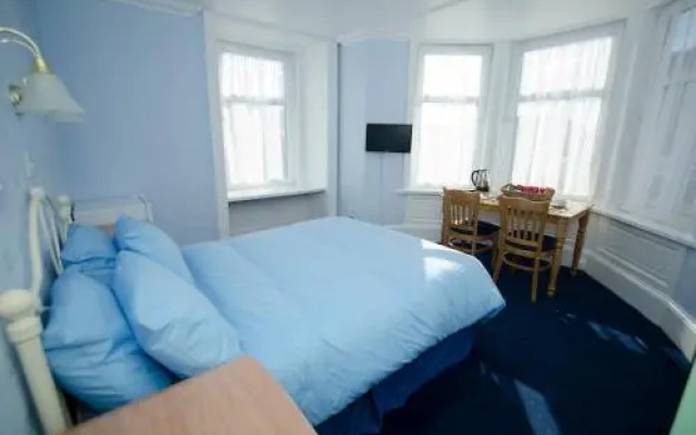Torr House Premium Budget Central Hotel