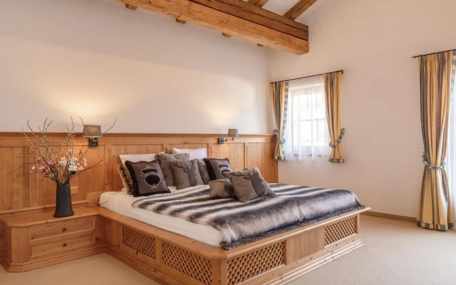 Exclusive Tyrolean Chalet Near Ski Lifts