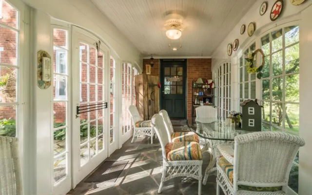 Lightner Farmhouse B&B