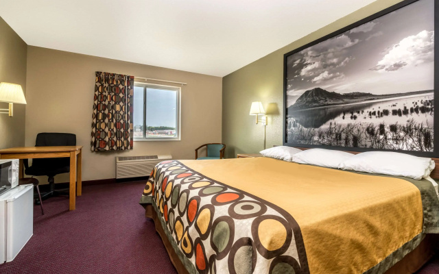 Super 8 by Wyndham Beresford
