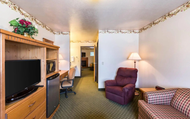 Harmony Inn & Suites