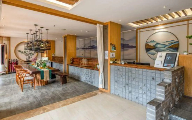 FHL Hotel (Yangshuo West Street Li River Branch)