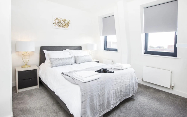 City Stay Apartments - Platform