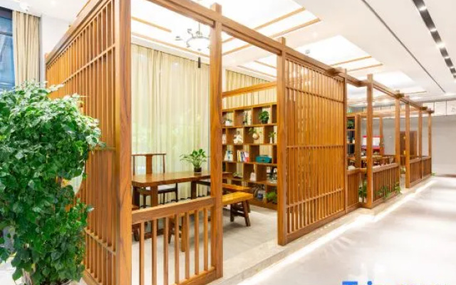 Shiguang Hanshe Hotel (Yiwu Railway Station Airport Branch)