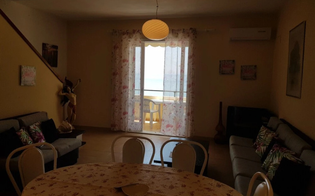 Glyfada Two Floors Maizonette Aa2 62