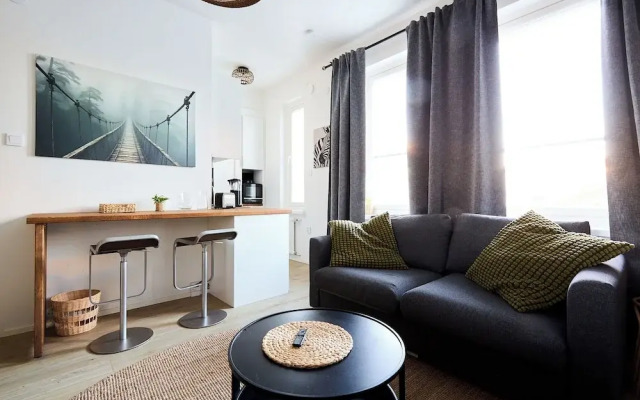 Beautiful Studio in Heart of Downtown