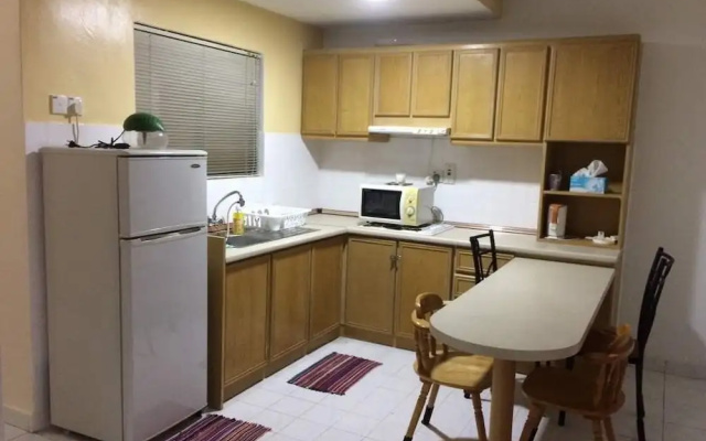 2 Bedrooms Apartment by Paul