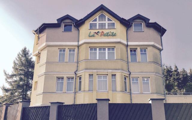 Отель La Petite B&B Польша, Гданьск - отзывы, цены и фото номеров - забронировать отель La Petite B&B онлайн вид на фасад