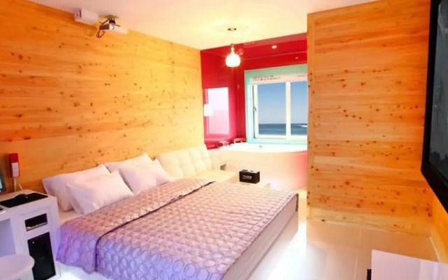 From H Browndot Hotel Gyeongju Yangnam