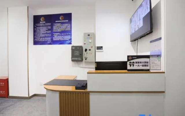 Shitai Hotel (Beijing University Cancer Hospital East Gate)