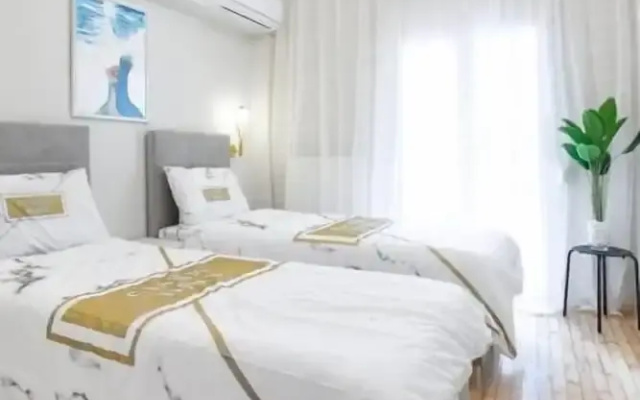 Luxury 4 by OTOTO