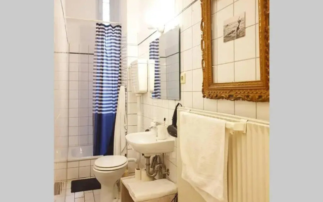 2 Room apartment in center Friedrichshain