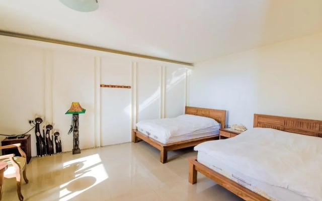 Whales Mountain & Seaview Resort