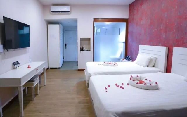 Cristal Itsandra Beach Hotel
