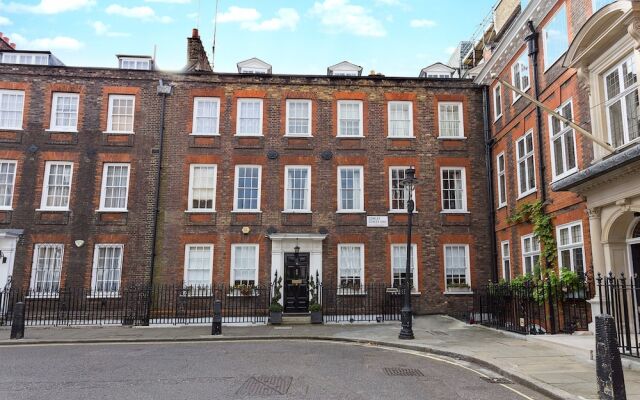 Отель Incredible 2 Bedroom Flat next to Westminster Abbey Великобритания, Лондон - отзывы, цены и фото номеров - забронировать отель Incredible 2 Bedroom Flat next to Westminster Abbey онлайн вид на фасад