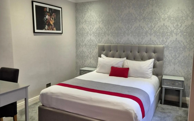 Spacious Two Bedroom Apartment in Westminster