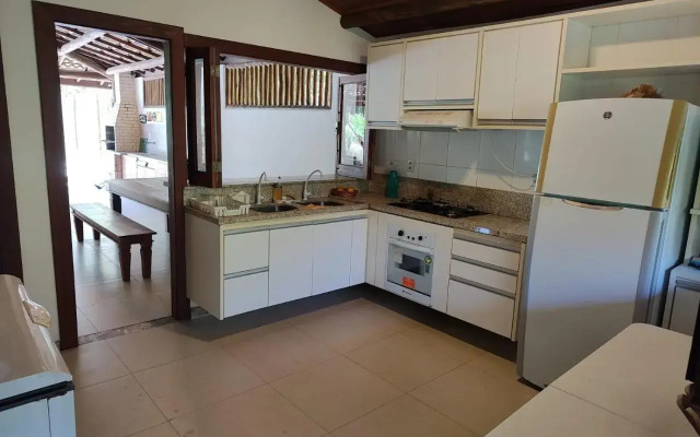 Linda casa 4/4 com piscina na Praia do Forte.