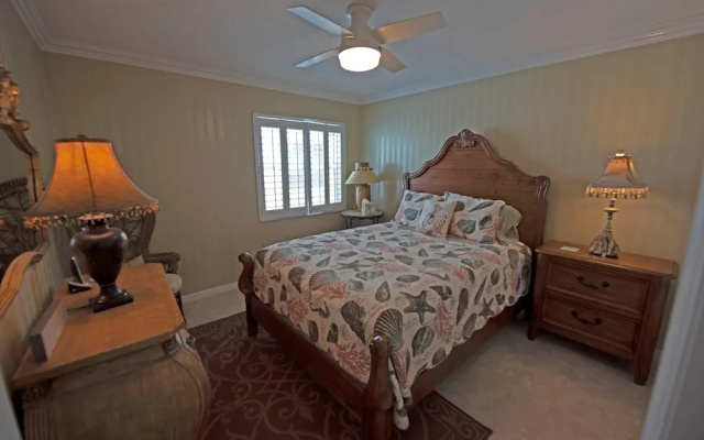 Gulf Place 8B Apartment 3
