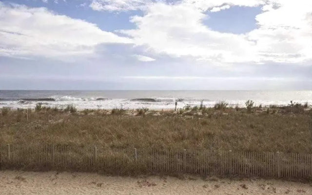 Sea Gate 101 - 1 Br Condo