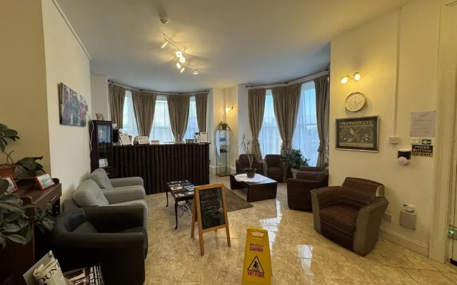 Carlton Courth Hotel Eastbourne