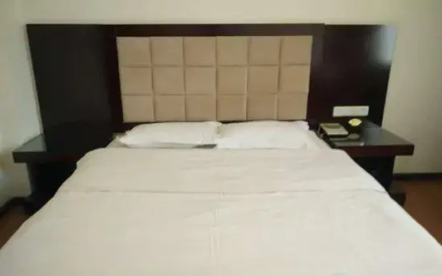 Good night Hotel Mangshi