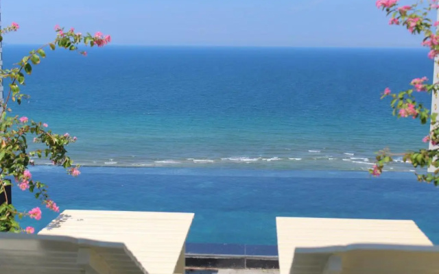 Santa Luxury Hotel