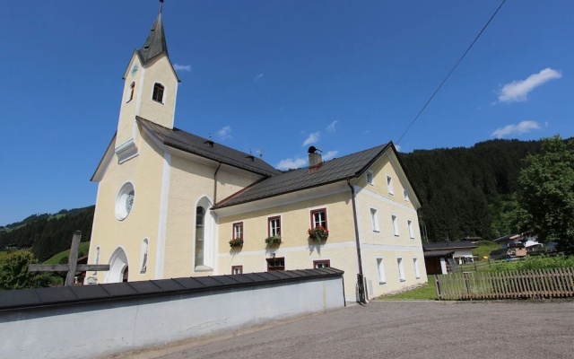Apartment in Hopfgarten with Ski-Storage, Garden & Parking