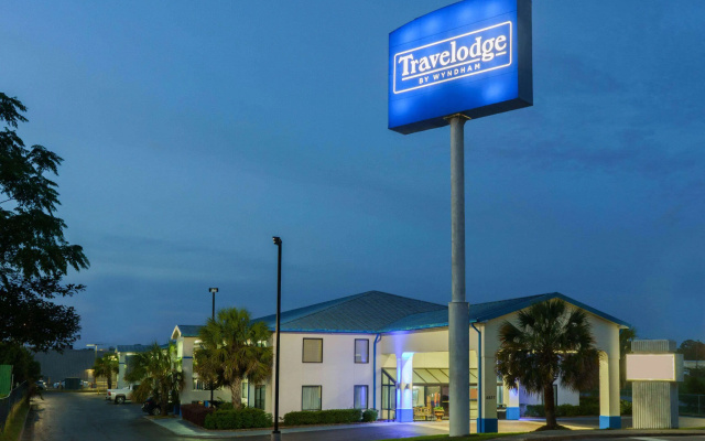 Travelodge by Wyndham Montgomery East